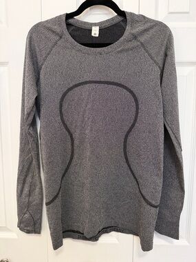 Lululemon Swiftly Tech Long - Sleeve Shirt / Hip length